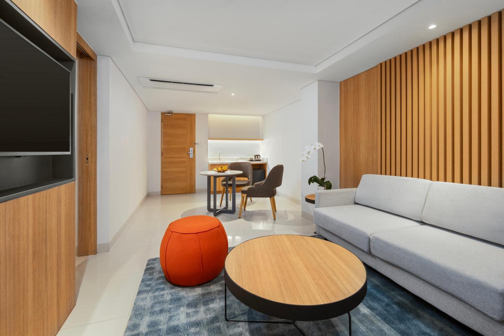 Holiday Inn Express Bali Sunset Road By Ihg Kuta Lombok Εξωτερικό φωτογραφία