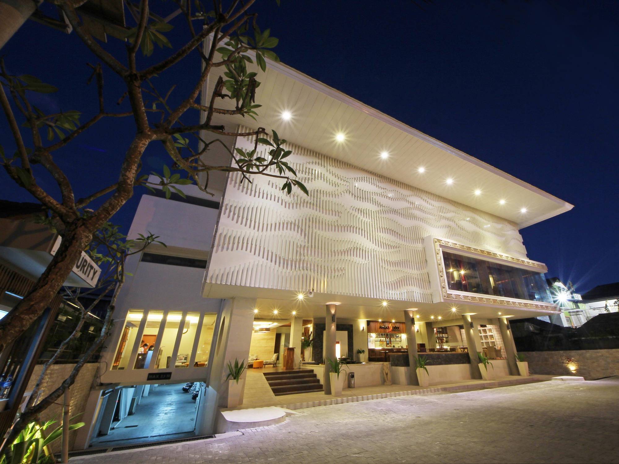 Holiday Inn Express Bali Sunset Road By Ihg Kuta Lombok Εξωτερικό φωτογραφία